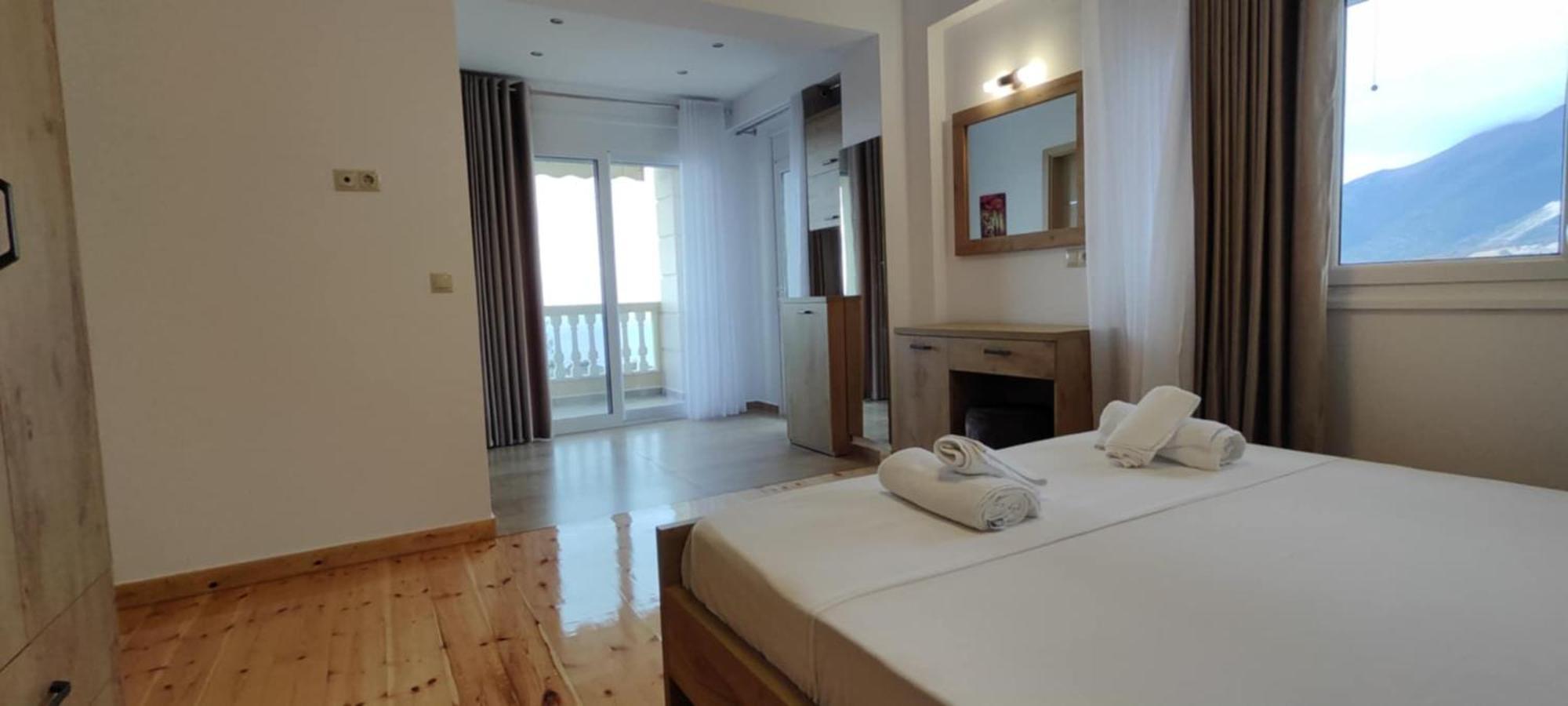 Spartila Apartments Dhermi Bilik gambar